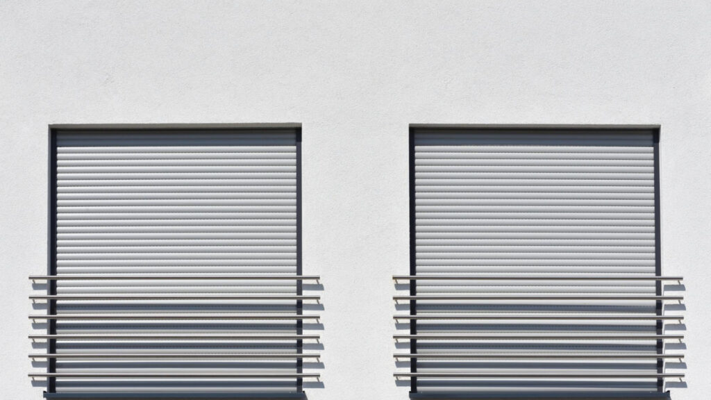 Urgence volet roulant à Narbonne : quand faut-il appeler un professionnel sans attendre ?