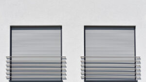 Urgence volet roulant à Narbonne : quand faut-il appeler un professionnel sans attendre ?